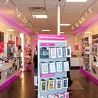 Top 4 FAQs About Becoming a T-Mobile Authorized Retailer Backed by PCC Wireless 1