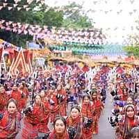 t'nalak festival in south cotabato women dancing